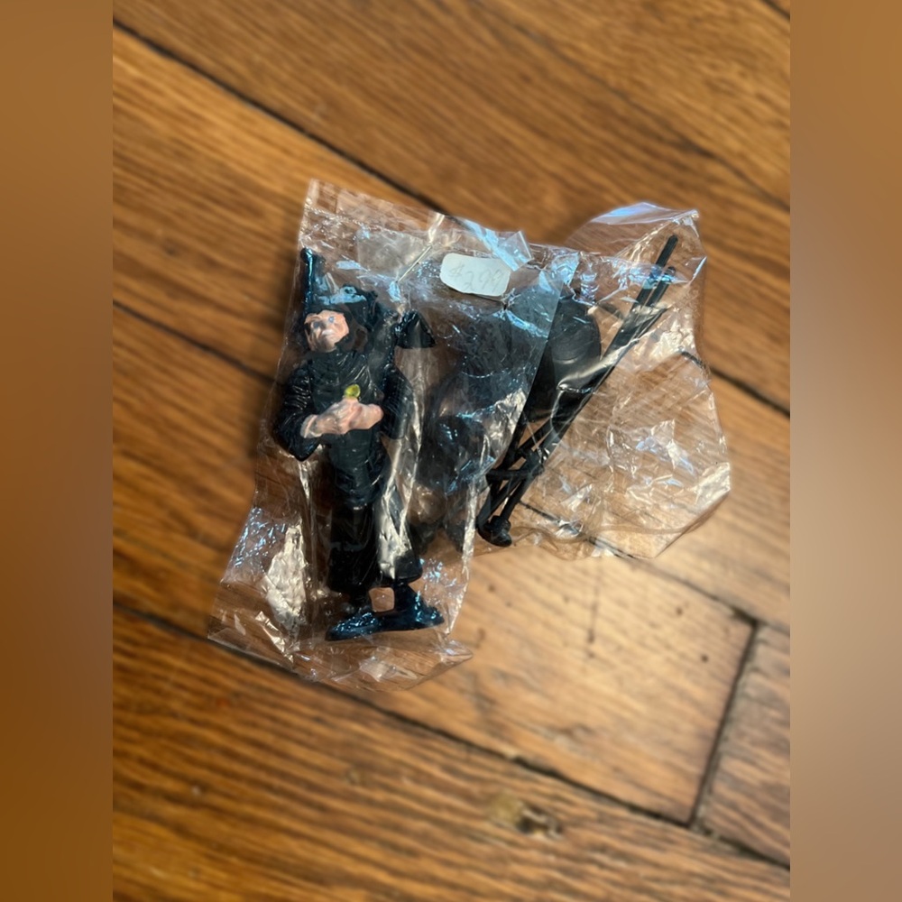 Vintage Witch and Cauldron Cake Topper
